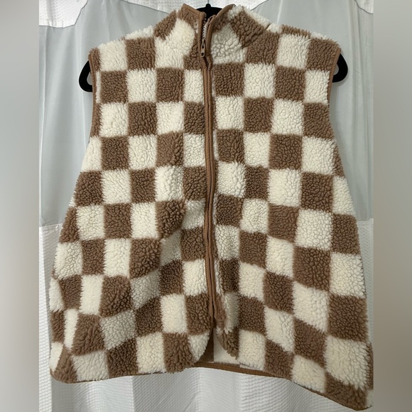 Checkered Brown and Cream Sherpa Vest - Picture 2 of 5